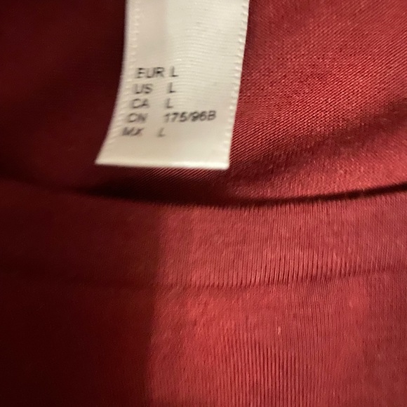 Short sleeve pearl studded tie too - Picture 3 of 3